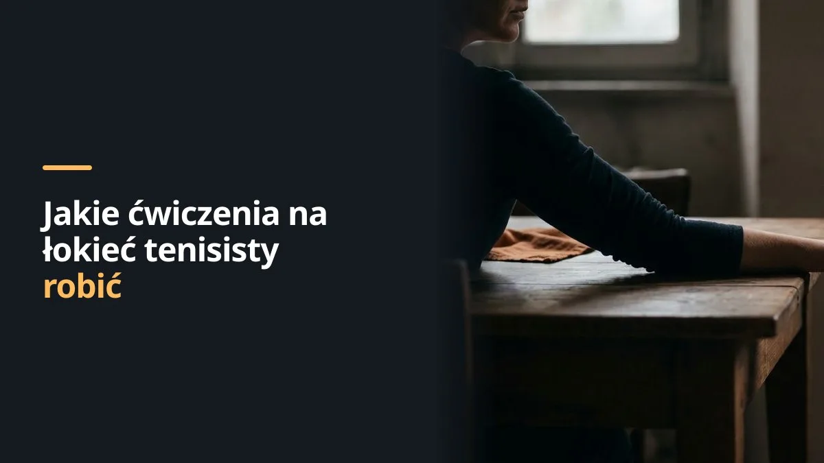 Kobieta wykonująca ćwiczenie ekscentryczne nadgarstka z małą hantlą, przedramię oparte na krawędzi stołu